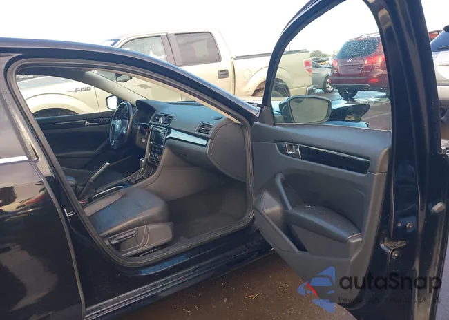 1VWBN7A34DC058982: 44360608