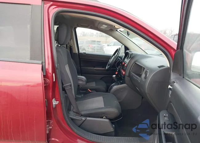 1C4NJDEB4CD616527: 44360792