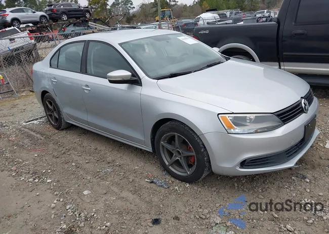 3VWD17AJ5EM246865: 44360838