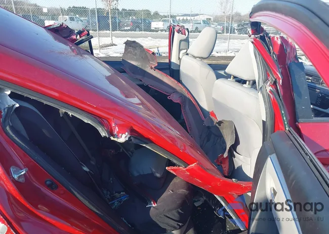 2T1BURHE8FC330484: 44360884