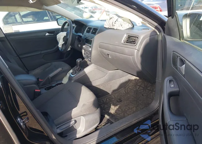 3VW2K7AJ3EM443358: 44360937