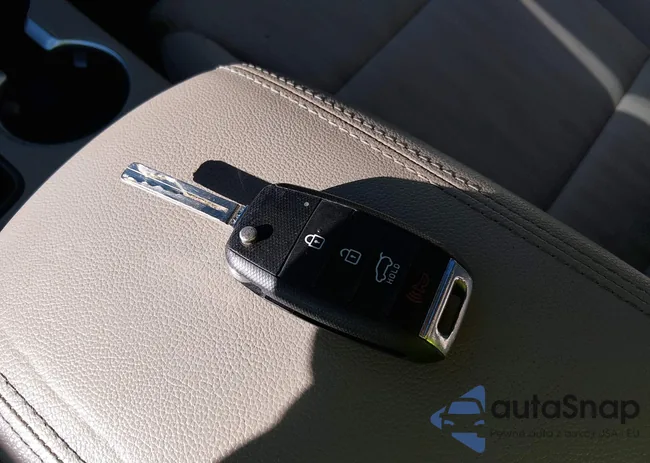 KNDPM3AC8H7144508: 44362197