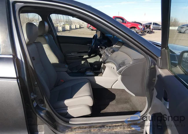 1HGCP2F85AA050956: 44362284