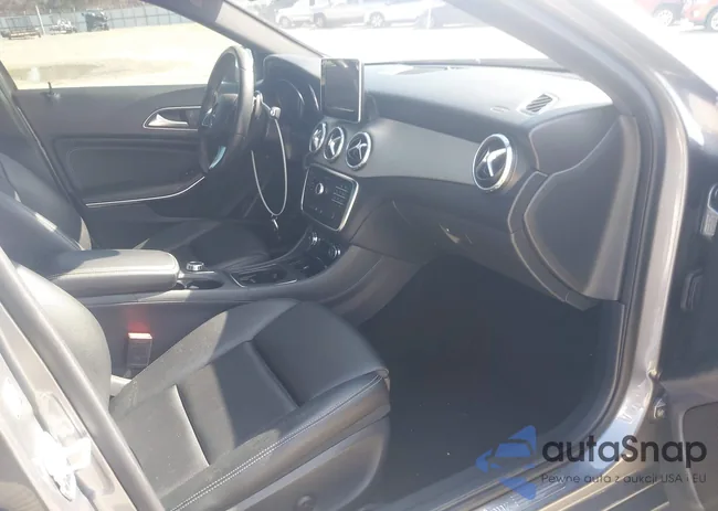 WDCTG4EB4HJ301803: 44361649