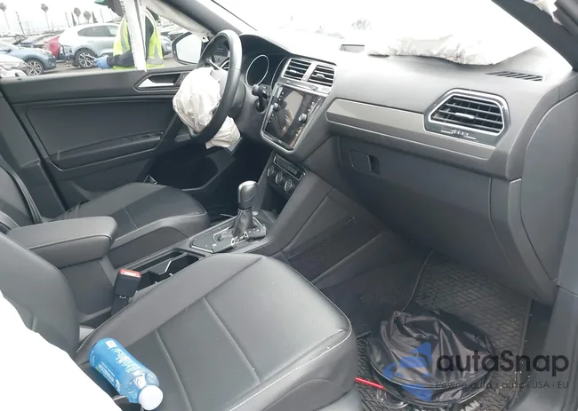 3VV3B7AX5MM101289: 44361702