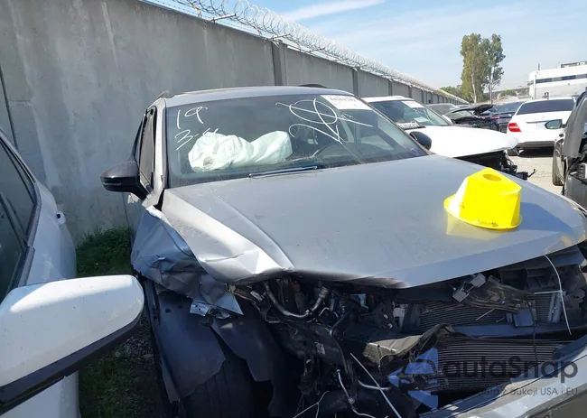 3VV3B7AX5MM101289: 44361702