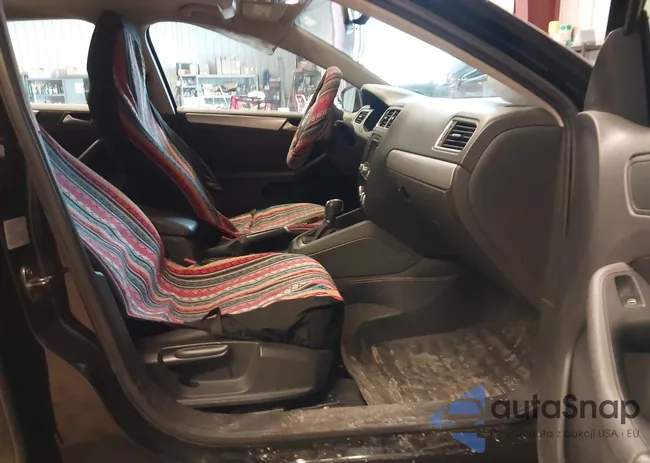 3VWLX7AJ8CM415543: 44362942