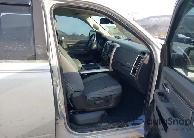 1C6RR7LT7JS268519: 44363231