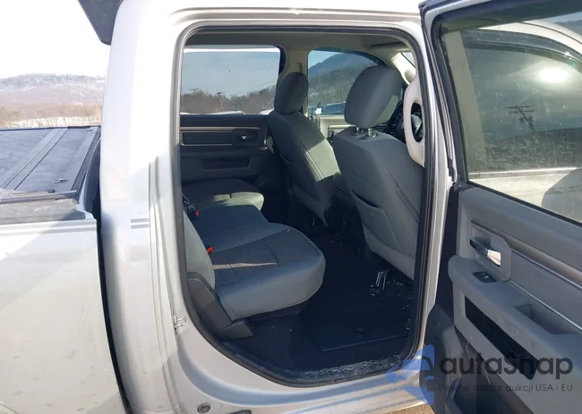 1C6RR7LT7JS268519: 44363231