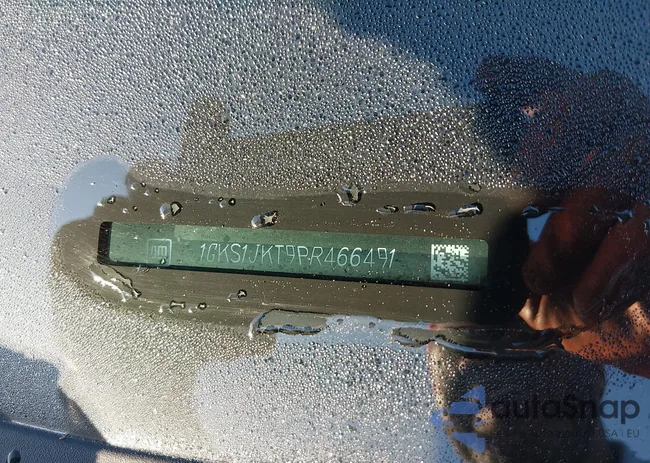 1GKS1JKT9PR466491: 44363235