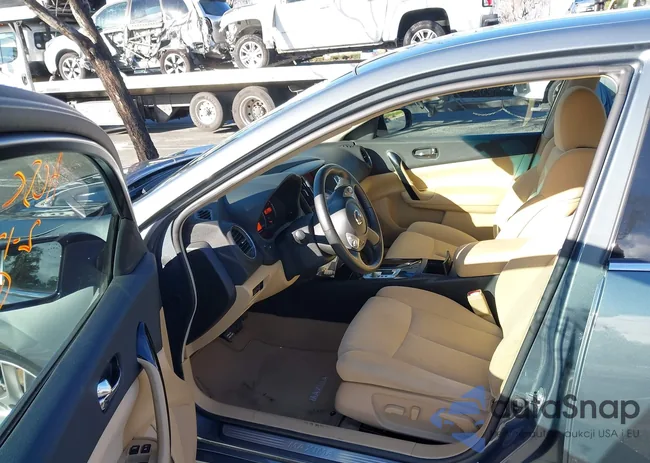 1N4AA5AP8BC828749: 44364156