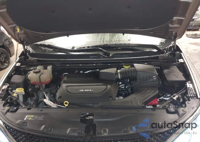 2C4RC1GG6JR140357: 44363671