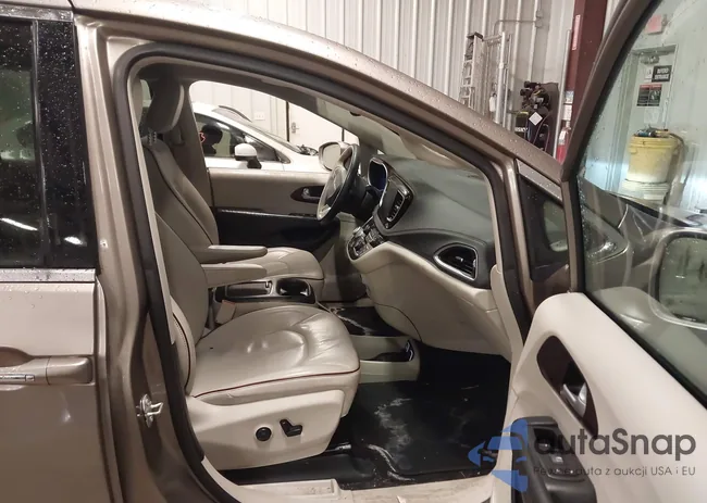 2C4RC1GG6JR140357: 44363671