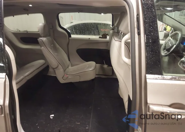 2C4RC1GG6JR140357: 44363671