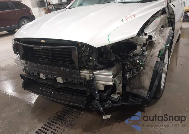 3FA6P0H76DR330227: 44363716