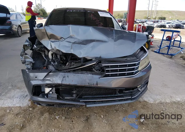 1VWBA7A34JC026184: 44363882