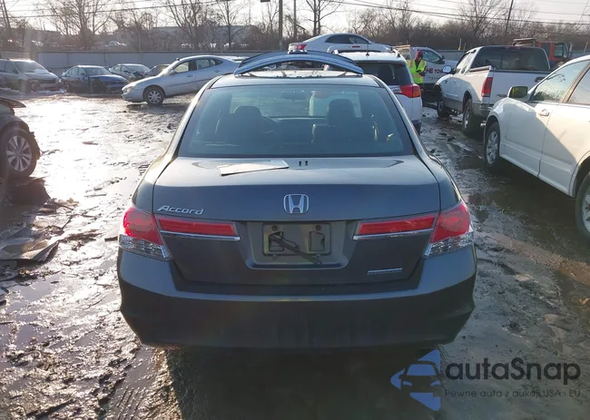 1HGCP2F68CA227677: 44363886