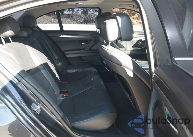 WBAXH5C58CDW04000: 44364998