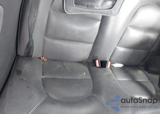 YS3AK76E3N7010555: 44365109