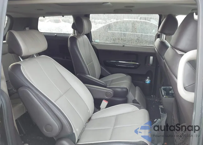 KNDME5C18F6019261: 44365124