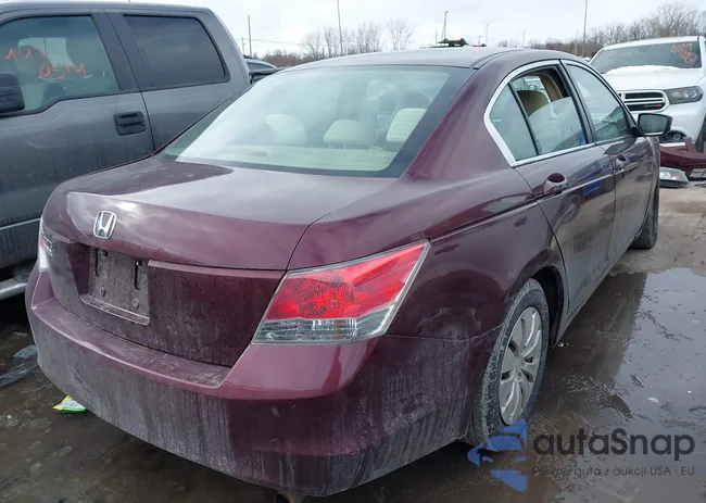 1HGCP26348A037131: 44365292