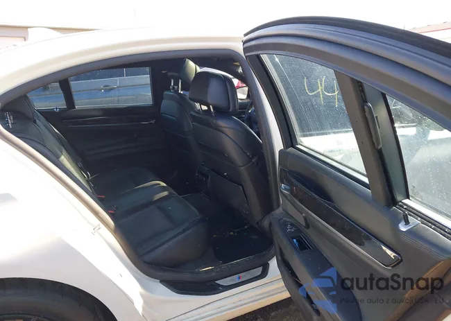 WBAYB6C58DD223812: 44365327