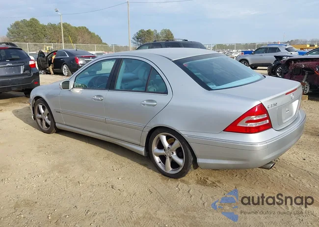 WDBRF52HX6A899683: 44365429