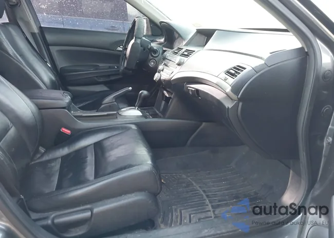 1HGCP2F64BA011324: 44364626