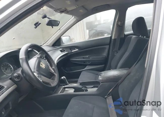 1HGCP2F37BA127316: 44364814