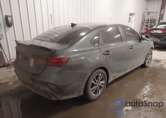 3KPF24AD8PE616883: 44366246