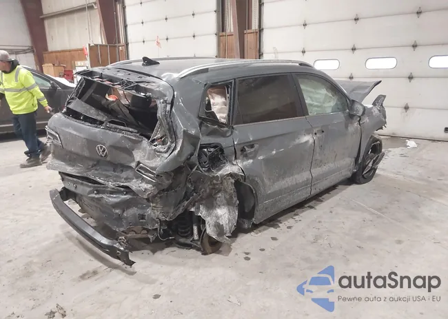 3VVWX7B20NM028674: 44366397