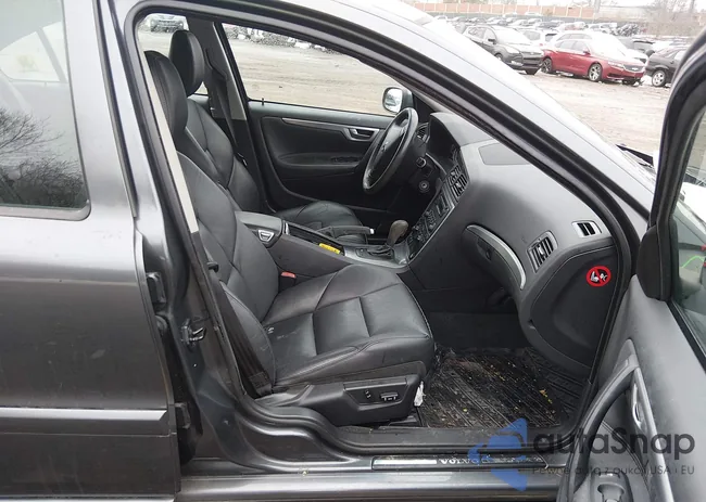 YV1RS592392733934: 44365709