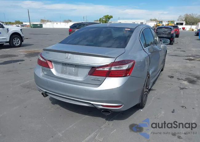 1HGCR3F95HA043430: 44366968