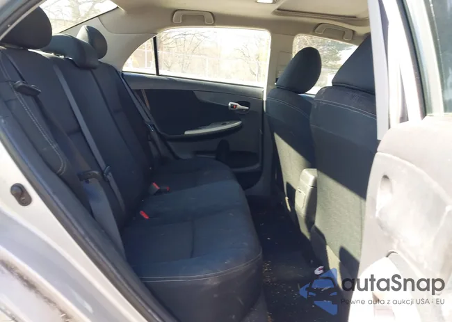 2T1BU4EE4CC838261: 44367143