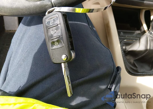 3VWRL7AJ5AM122704: 44367319