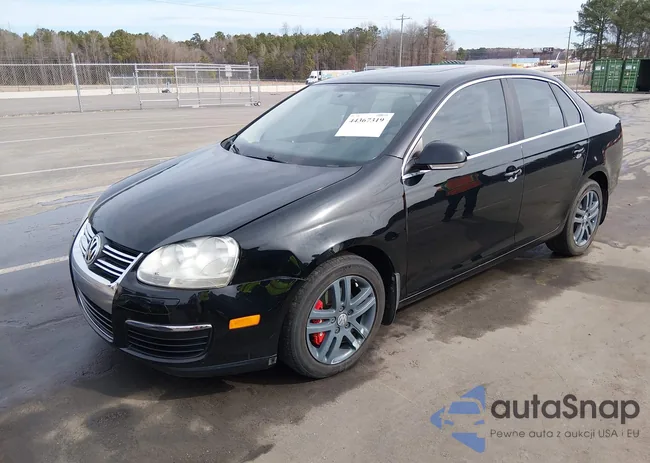 3VWRL7AJ5AM122704: 44367319