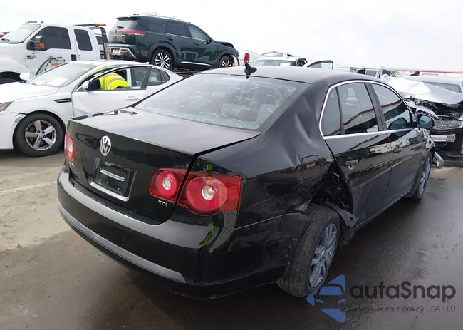 3VWRL7AJ5AM122704: 44367319