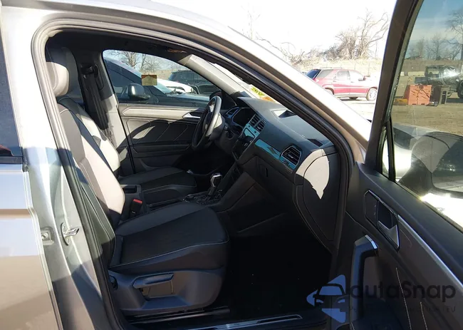 3VV8B7AX0NM169412: 44367361