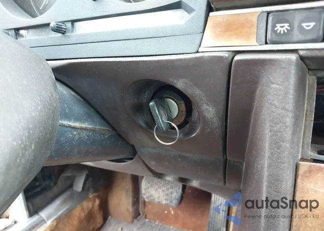 WDBBA45A3EA010228: 44367436