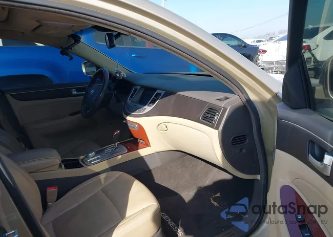 KMHGC4DFXCU205359: 44366560