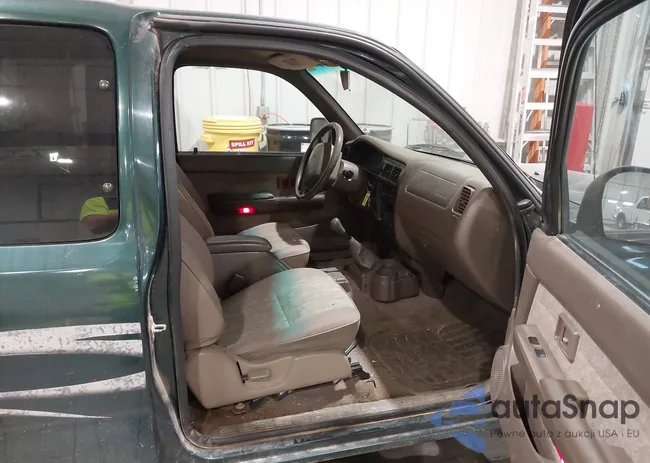 4TAVL52N2YZ573875: 44366829