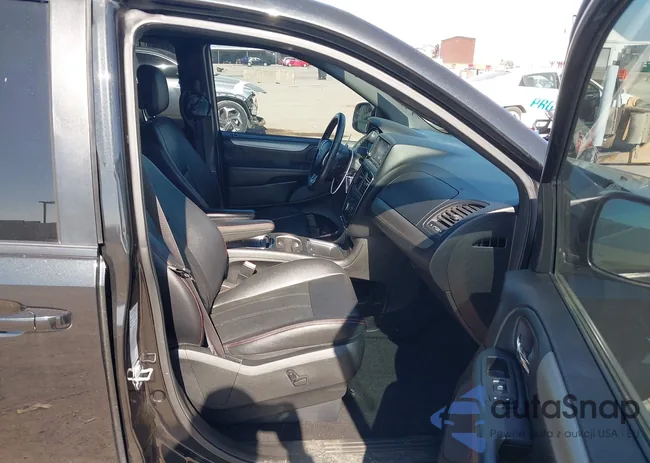 2C4RDGEG3KR614088: 44366909