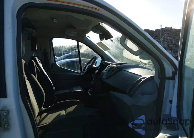 1FTYR1ZM8HKB00237: 44368145