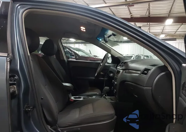 3FAHP0HA7CR247313: 44368178