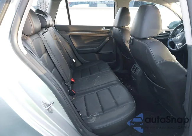 3VWPL7AJ8EM625530: 44368375