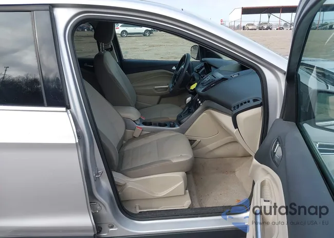 1FMCU0GX4GUA17810: 44367549