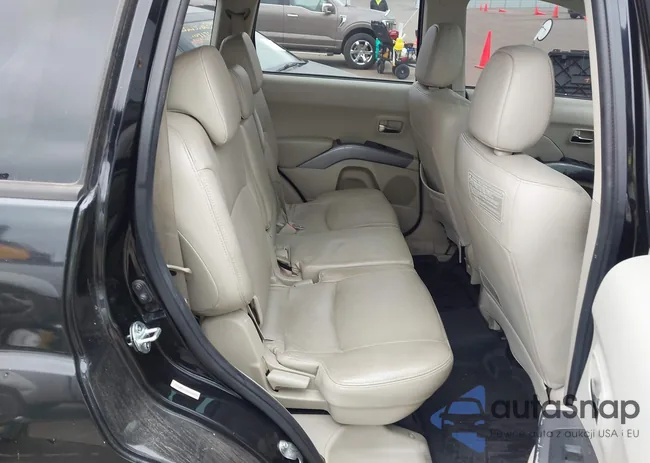 JA4MT41XX8Z018454: 44367670