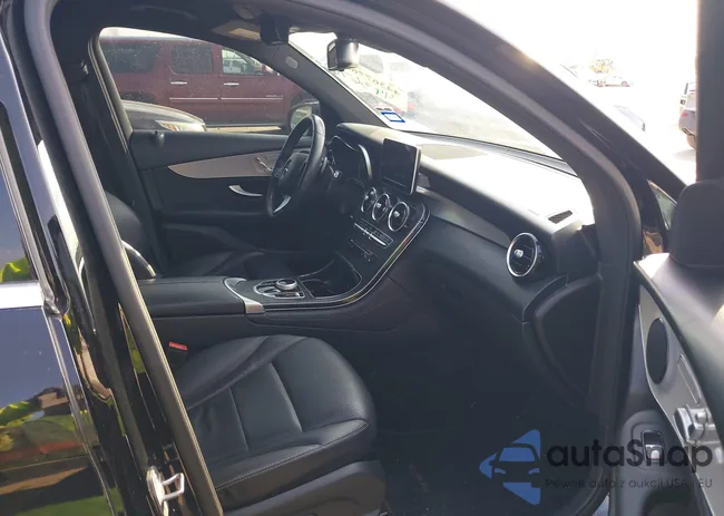 WDC0G4JB2KF588786: 44367760