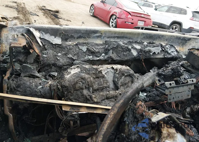 1C4PJMMXXMD215989: 44367823