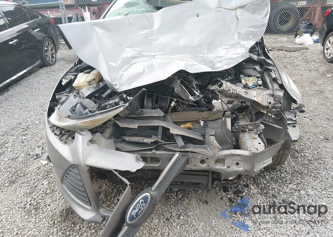 1FADP3F2XEL275071: 44369132